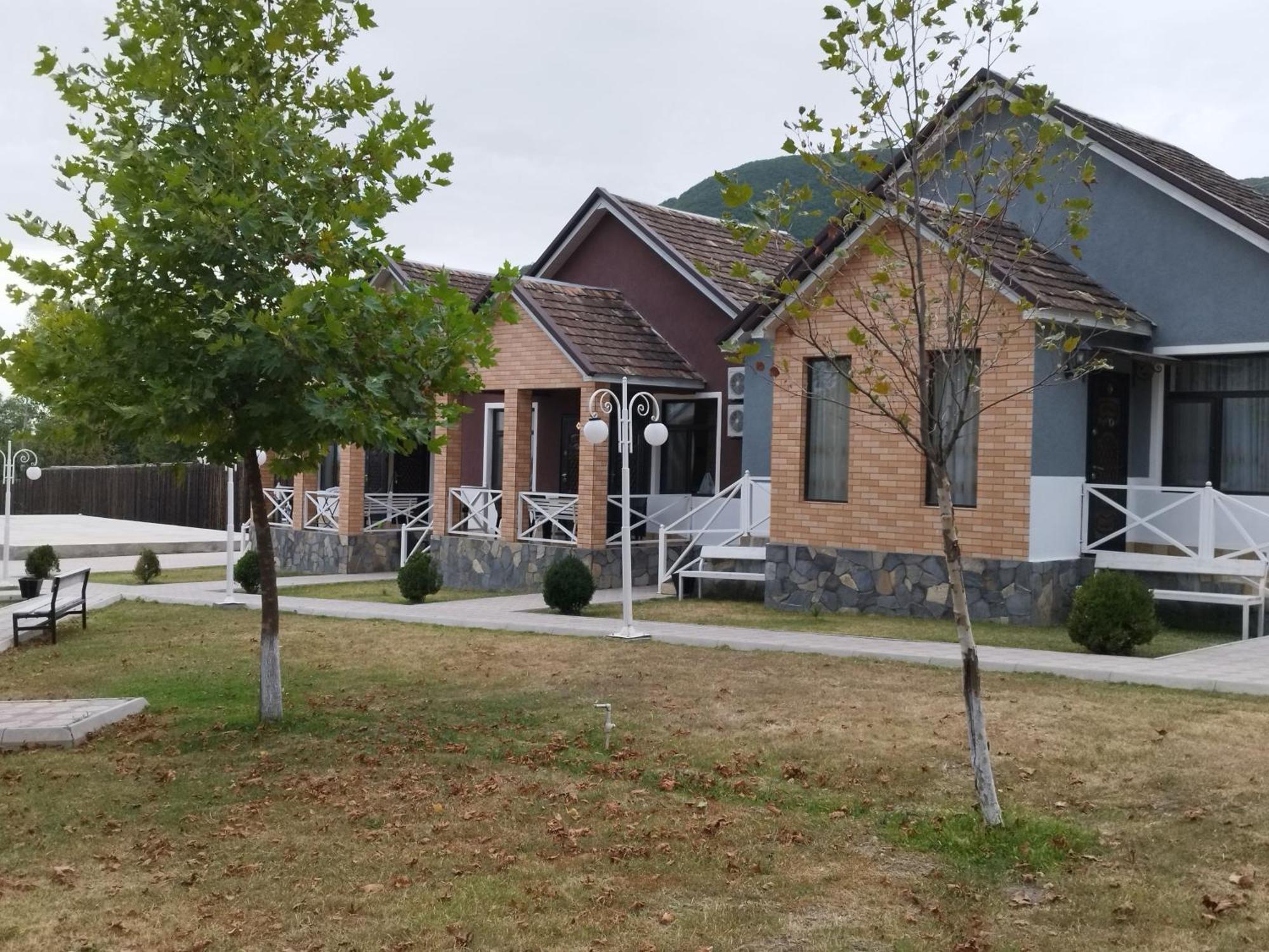Tulpan Hotel Şǝki المظهر الخارجي الصورة